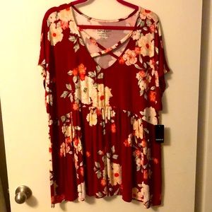 TORRID. NWT. RED FLORAL CROSS V-NECK. SHORT SLEEVE BABY DOLL TOP.